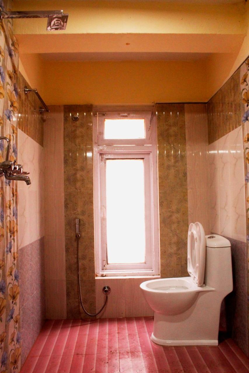 Mountain Backpackers Hostel Katmandu Dış mekan fotoğraf