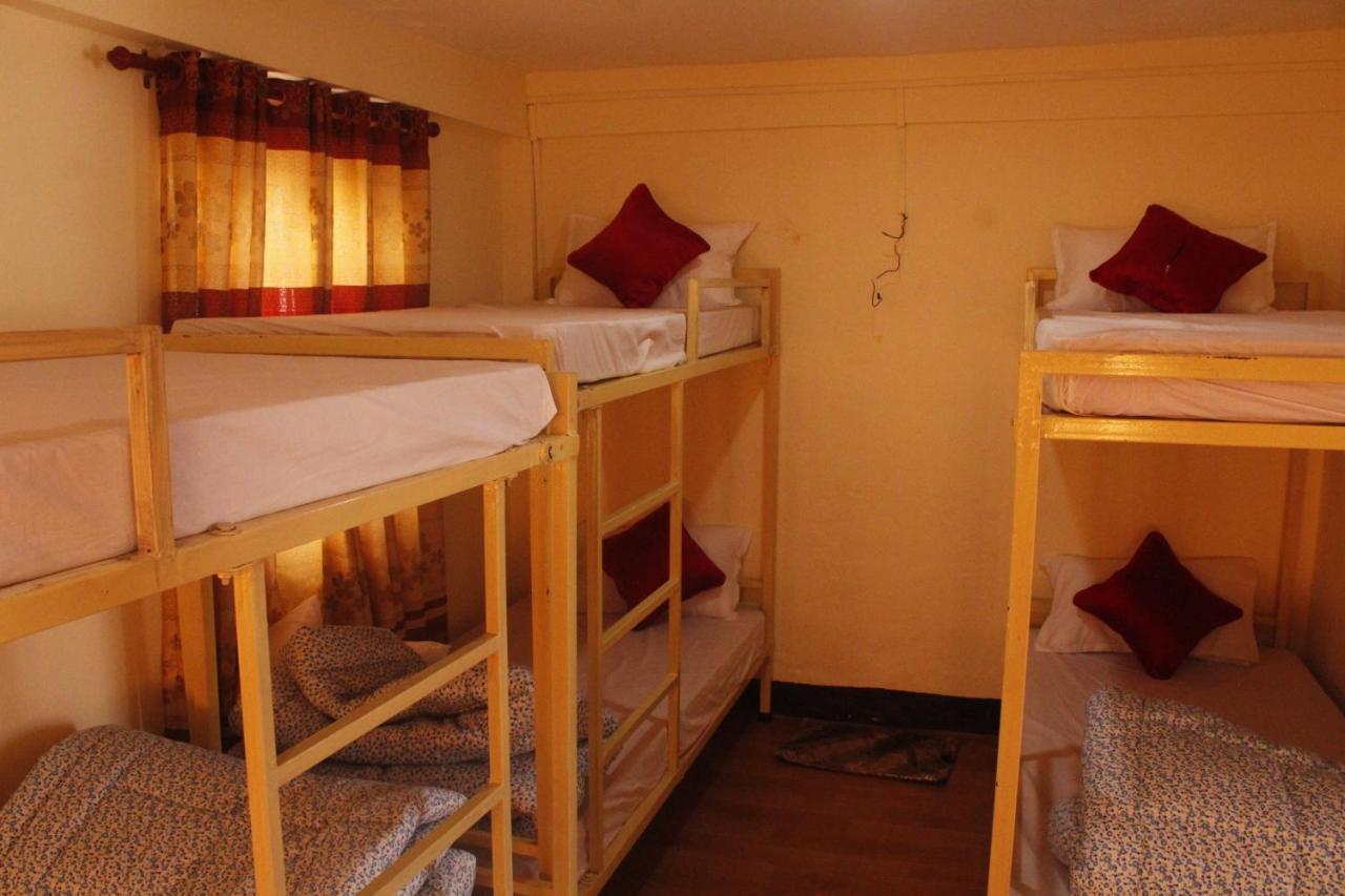 Mountain Backpackers Hostel Katmandu Dış mekan fotoğraf